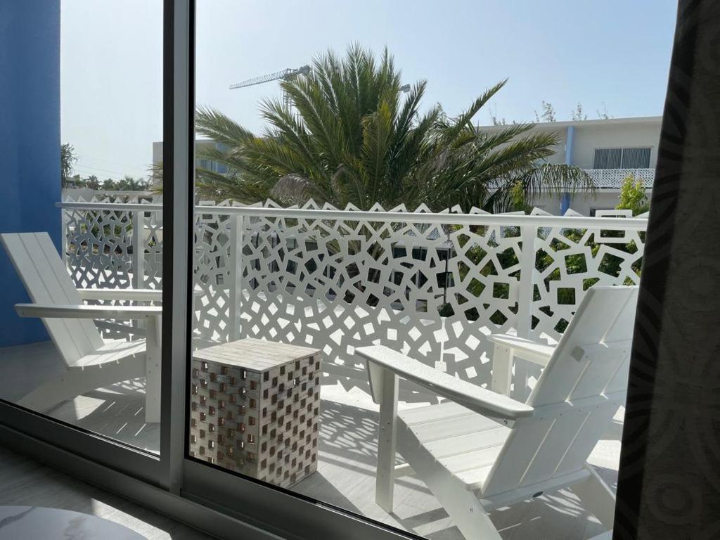 Cayman Luxury At The Grove Apartment West Bay