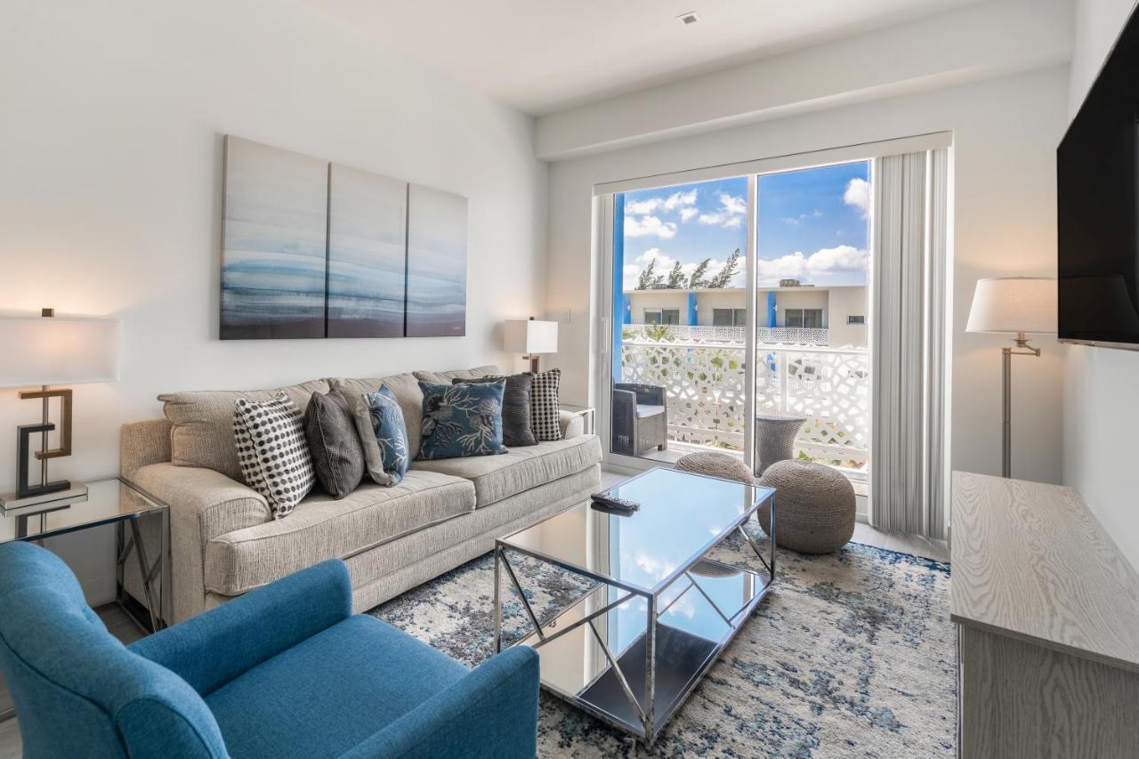 Cayman Luxury At The Grove Apartment