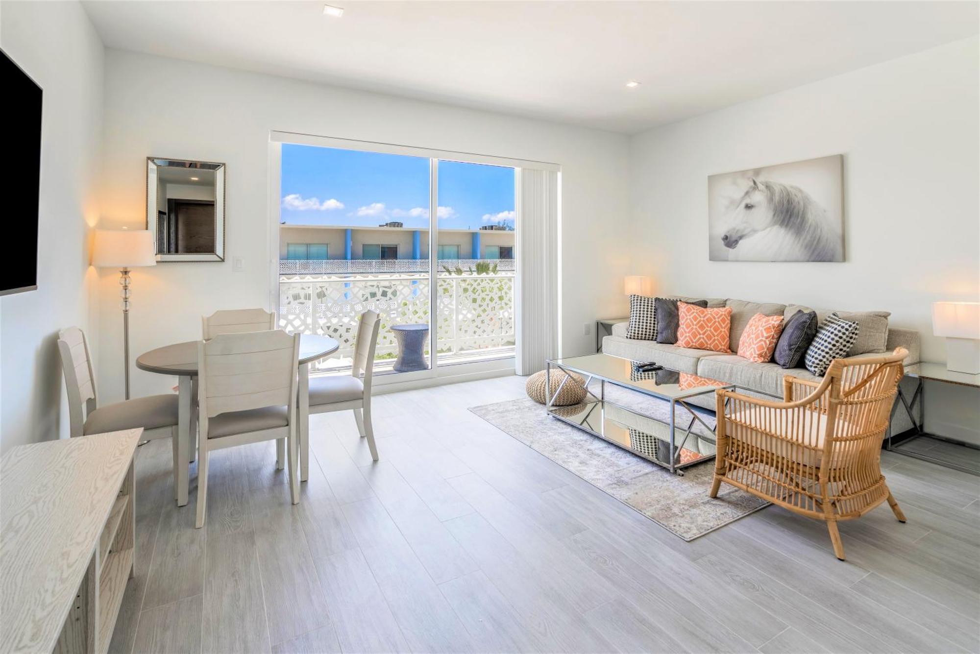Cayman Luxury At The Grove * West Bay